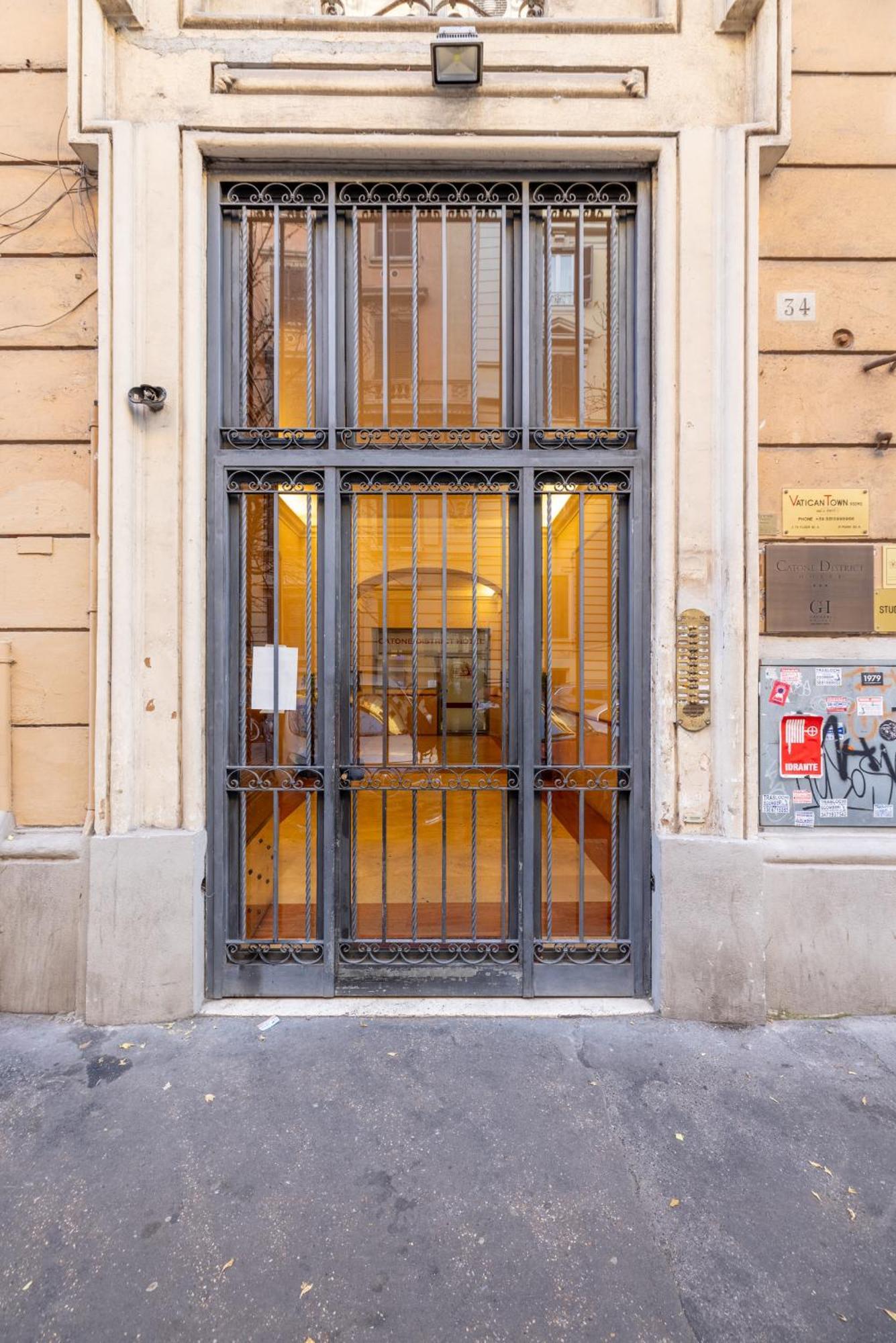 Charming Vatican Apartment Рим Экстерьер фото